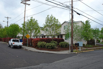 2615-2619 SE 125th Ave in Portland, OR - Building Photo - Building Photo