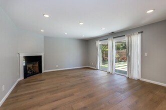 2746 Massachusetts Ave in Redwood City, CA - Building Photo - Building Photo