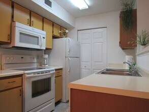 12640 Equestrian Cir in Ft. Myers, FL - Building Photo - Building Photo