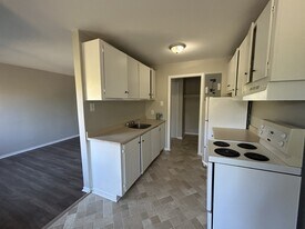 15 Reading Crescent in Saint John, NB - Building Photo