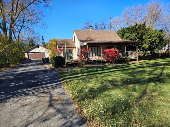 1N670 River Dr in Glen Ellyn, IL - Building Photo - Building Photo