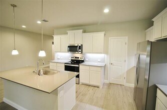 1449 Bennett Dr in Burleson, TX - Building Photo - Building Photo