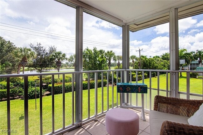 6725 Winkler Rd, Unit 203 in Ft. Myers, FL - Building Photo - Building Photo