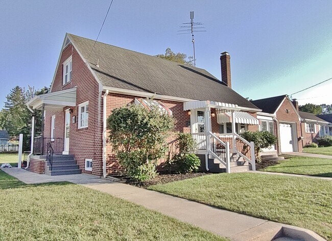 110 W Myrtle St in Littlestown, PA - Building Photo - Building Photo
