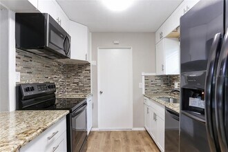 3828 Neptune Dr SE in St. Petersburg, FL - Building Photo - Building Photo