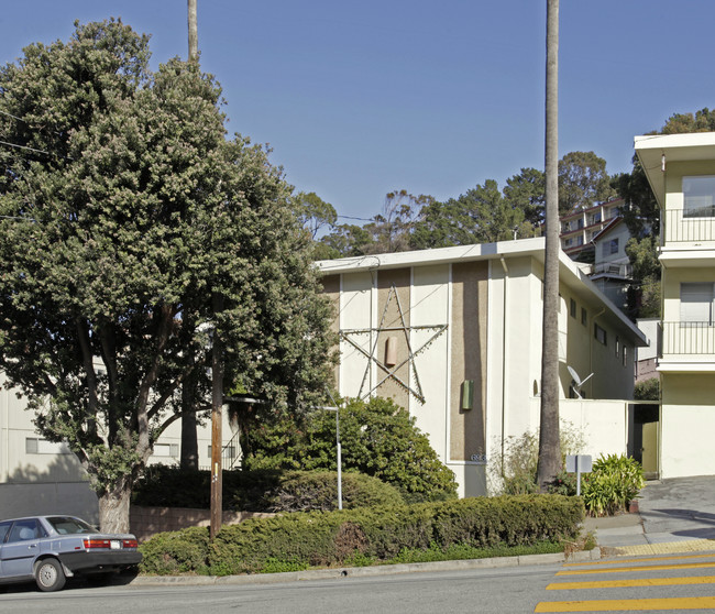 693 San Bruno Ave in Brisbane, CA - Building Photo - Building Photo