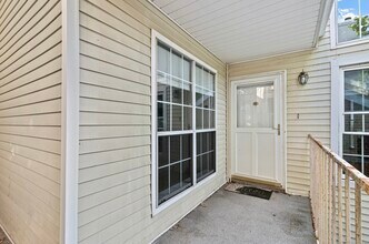 319 Carriage Crossing Ln in Middletown, CT - Building Photo - Building Photo