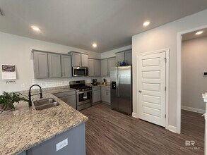 24393 Alydar Lp in Daphne, AL - Foto de edificio - Building Photo