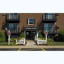 Woodgate Village in Brunswick, OH - Foto de edificio - Building Photo