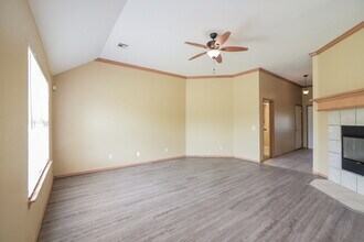 4009 Notting Hill Dr in Moore, OK - Building Photo - Building Photo
