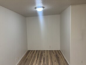 1166 SE Hamilton Rd in Mountain Home, ID - Building Photo - Building Photo