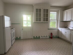 724 Sandy St in Norristown, PA - Building Photo - Building Photo