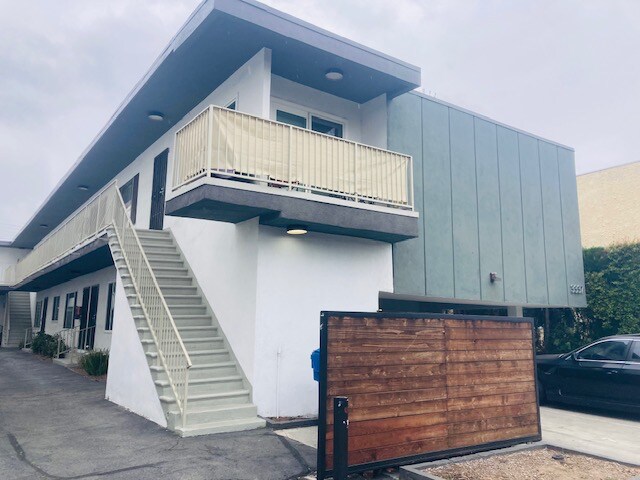 3337 S Durango Ave in Los Angeles, CA - Building Photo