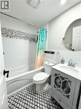 50 Hilda Ave in Hamilton, ON - Building Photo - Building Photo