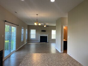 131 Cavalier Dr in Jacksonville, NC - Building Photo - Building Photo
