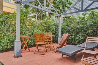 101 Lucerne Ave, Unit SI FL2-ID1504075P in Lake Worth Beach, FL - Foto de edificio - Building Photo