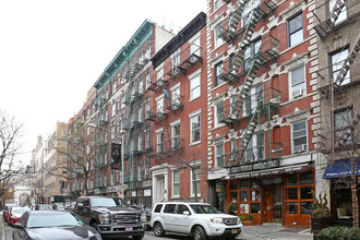 228 Thompson St in New York, NY - Building Photo - Building Photo