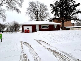 1302 12th Ave NW in Rochester, MN - Building Photo