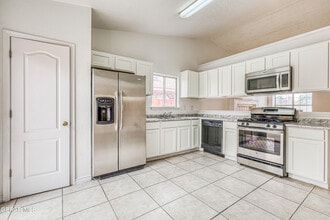 12103 Royal Woods Dr in El Paso, TX - Building Photo - Building Photo