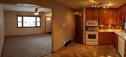 4220 S 38th St in Lincoln, NE - Building Photo - Building Photo