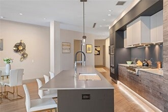 824 Liberty Ave, Unit 5 in Pittsburgh, PA - Building Photo - Building Photo