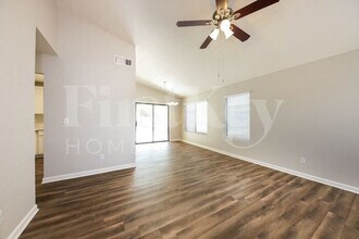 3145 W Crest Ln in Phoenix, AZ - Building Photo - Building Photo