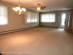 116 Santiago Dr in Toms River, NJ - Building Photo - Building Photo