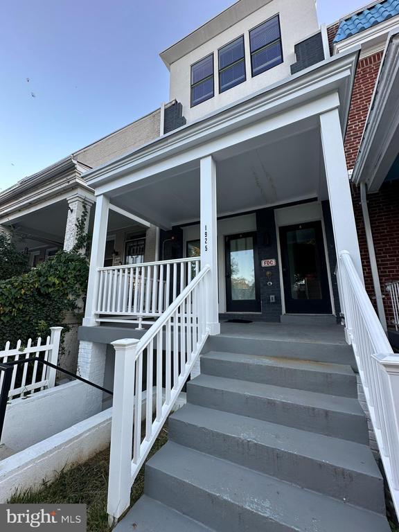 property at 1925 H St NE