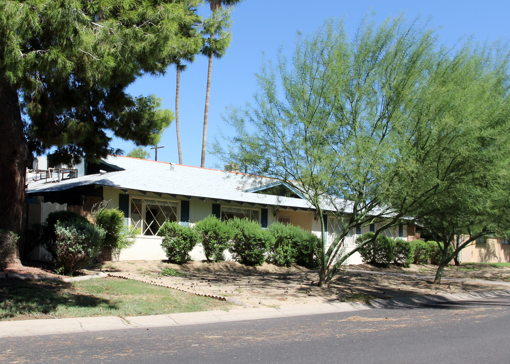 Belle Air North Apartments in Phoenix, AZ - Building Photo