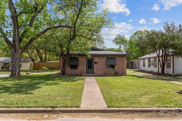 property at 1822 Oakwood St