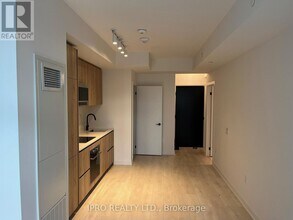 127-2127 Broadway Ave in Toronto, ON - Building Photo - Building Photo