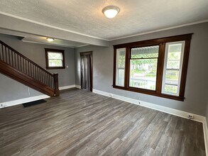 2203 N Atlantic Ave in Peoria, IL - Building Photo - Building Photo