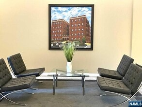 855 Broad St in Ridgefield, NJ - Building Photo - Building Photo