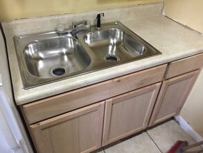 921 W Oak Ridge Rd in Orlando, FL - Building Photo - Building Photo