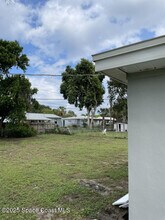 1060 Olive St in Cocoa, FL - Foto de edificio - Building Photo