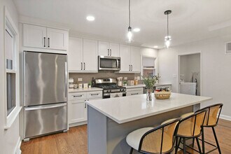 1104 Elizabeth St in West Chicago, IL - Building Photo - Building Photo