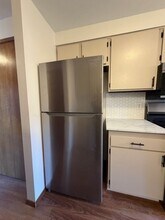 912 Charles St in Newberg, OR - Building Photo - Building Photo