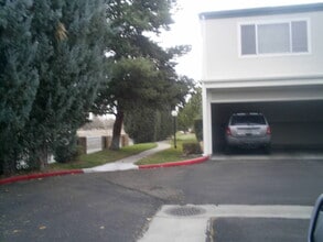 2577 Sycamore Glen Dr in Sparks, NV - Building Photo - Building Photo