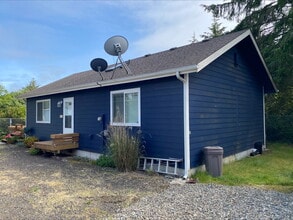 148 Spruce Loop SW in Ocean Shores, WA - Building Photo - Building Photo