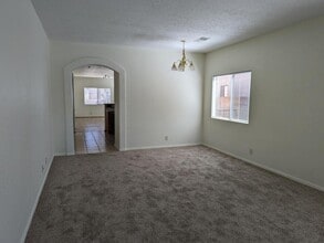 1008 Kiska St NW in Albuquerque, NM - Building Photo - Building Photo