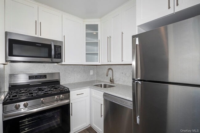 45 Fairfield Way in Commack, NY - Building Photo - Building Photo