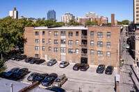 Everett Apartments in Chicago, IL - Building Photo - Building Photo