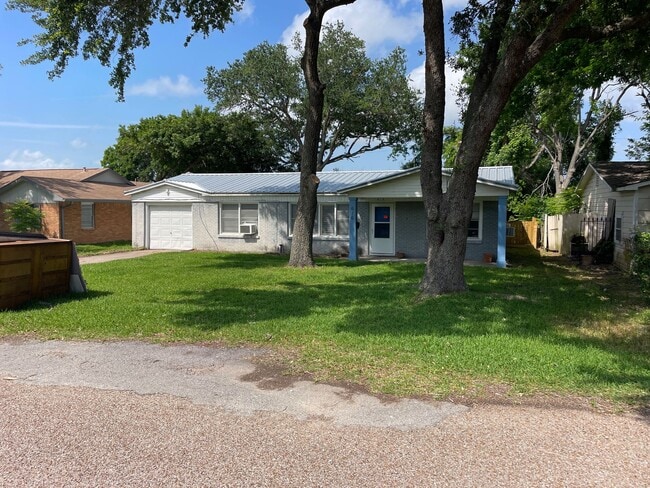 616 Benson St in La Marque, TX - Building Photo - Building Photo