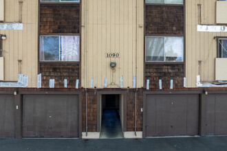 Willow Gate Condominiums in San Jose, CA - Foto de edificio - Building Photo