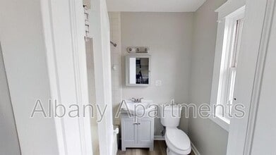 469 Delaware Ave in Albany, NY - Building Photo - Building Photo
