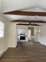 165 Iced Ln, Unit 2 in Bluefield, WV - Building Photo