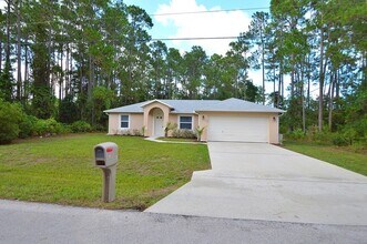 5 Richfield Ln in Palm Coast, FL - Building Photo - Building Photo