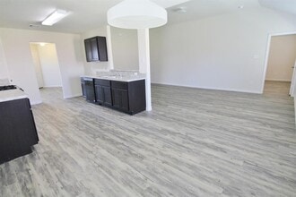43 Santa Barbara Dr in Manvel, TX - Building Photo - Building Photo