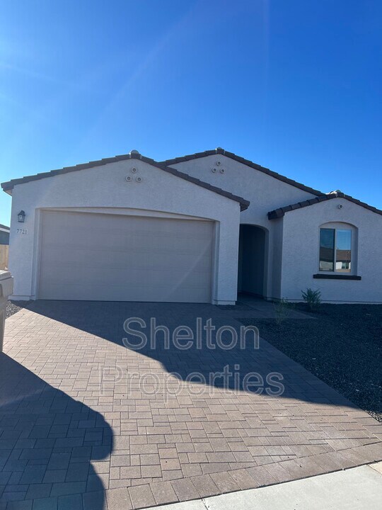 7721 W Saddlehorn Rd in Peoria, AZ - Building Photo