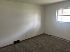 4872 N 91st St in Milwaukee, WI - Foto de edificio - Building Photo